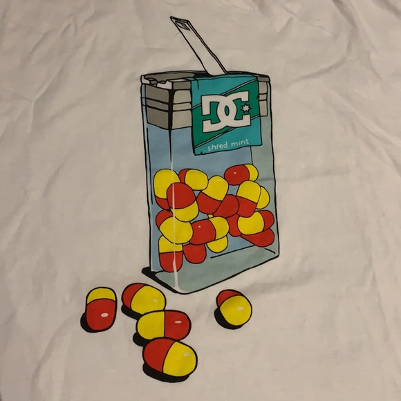 Boys graphic DC Short Sleeve Tee - size 14 - Picture 2 of 8